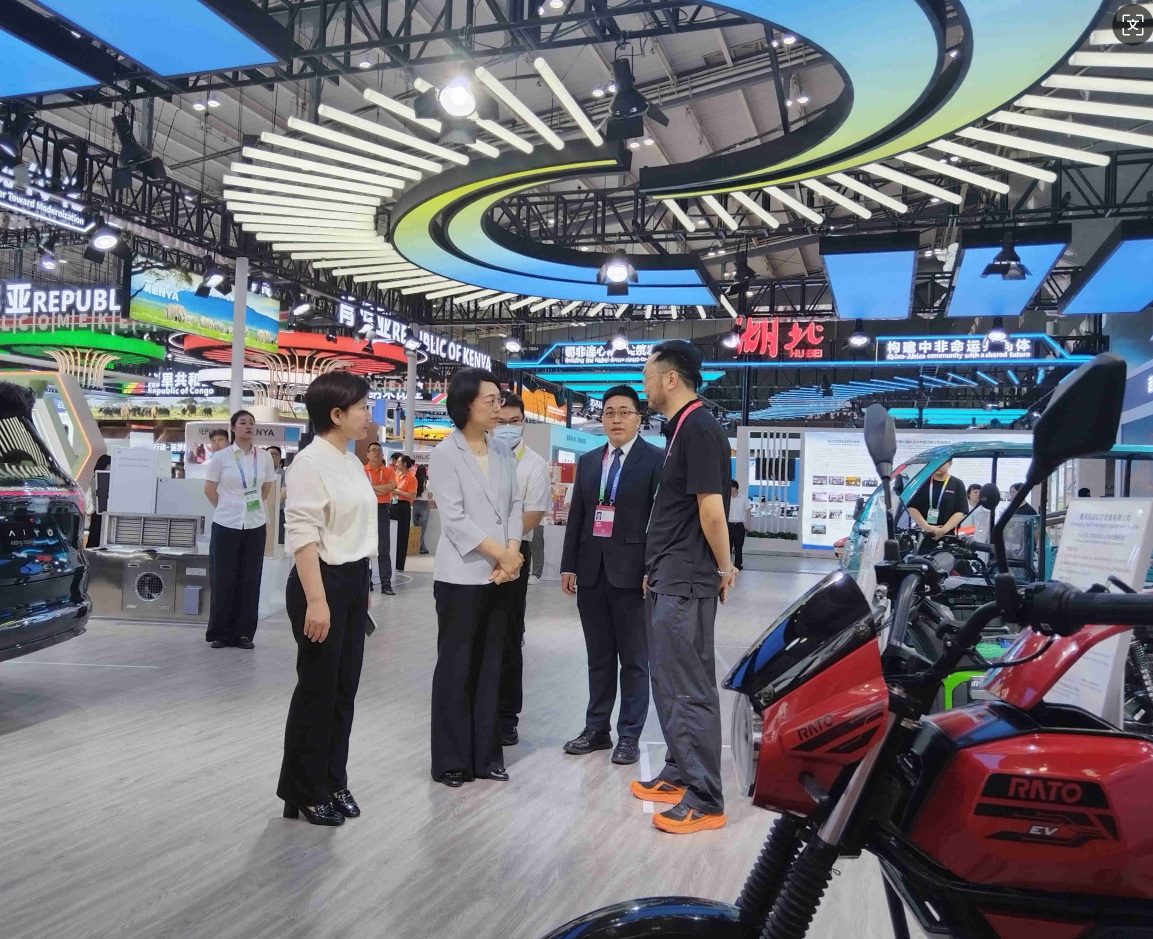 潤(rùn)通電摩新品亮相中非博覽會(huì)，引領(lǐng)綠色出行新潮流